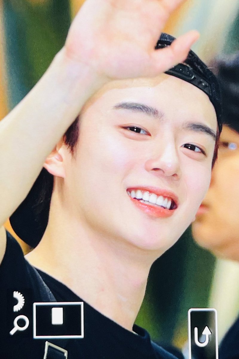 Playtag_125's tweet photo. 230801 👋🏻👋🏻
#베리베리 #VERIVERY #유강민 #강민 #KANGMIN #세상존잘유강민 @by_verivery https://t.co/a9qqSLMOeH