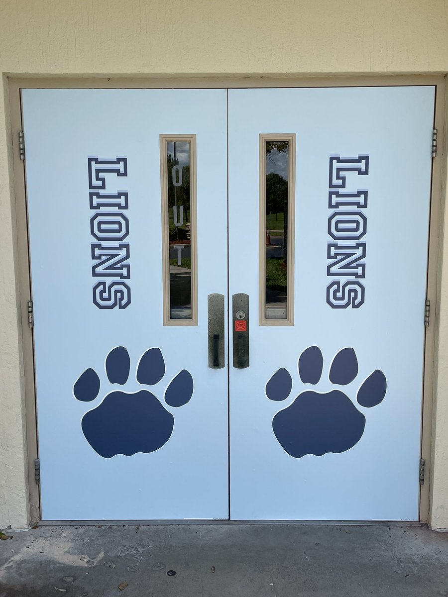 TKAPres's tweet photo. Many thanks to Mrs. Apryl Scalici for her summer refresh of the #TKAelementary hallways, prominently featuring the Truth of God’s Word! Let’s go, Lions! https://t.co/eFgAbLzZsE