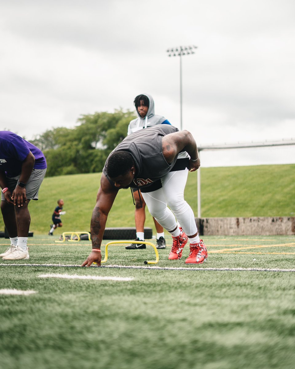 TGSFW's tweet image. DLine U Workouts!