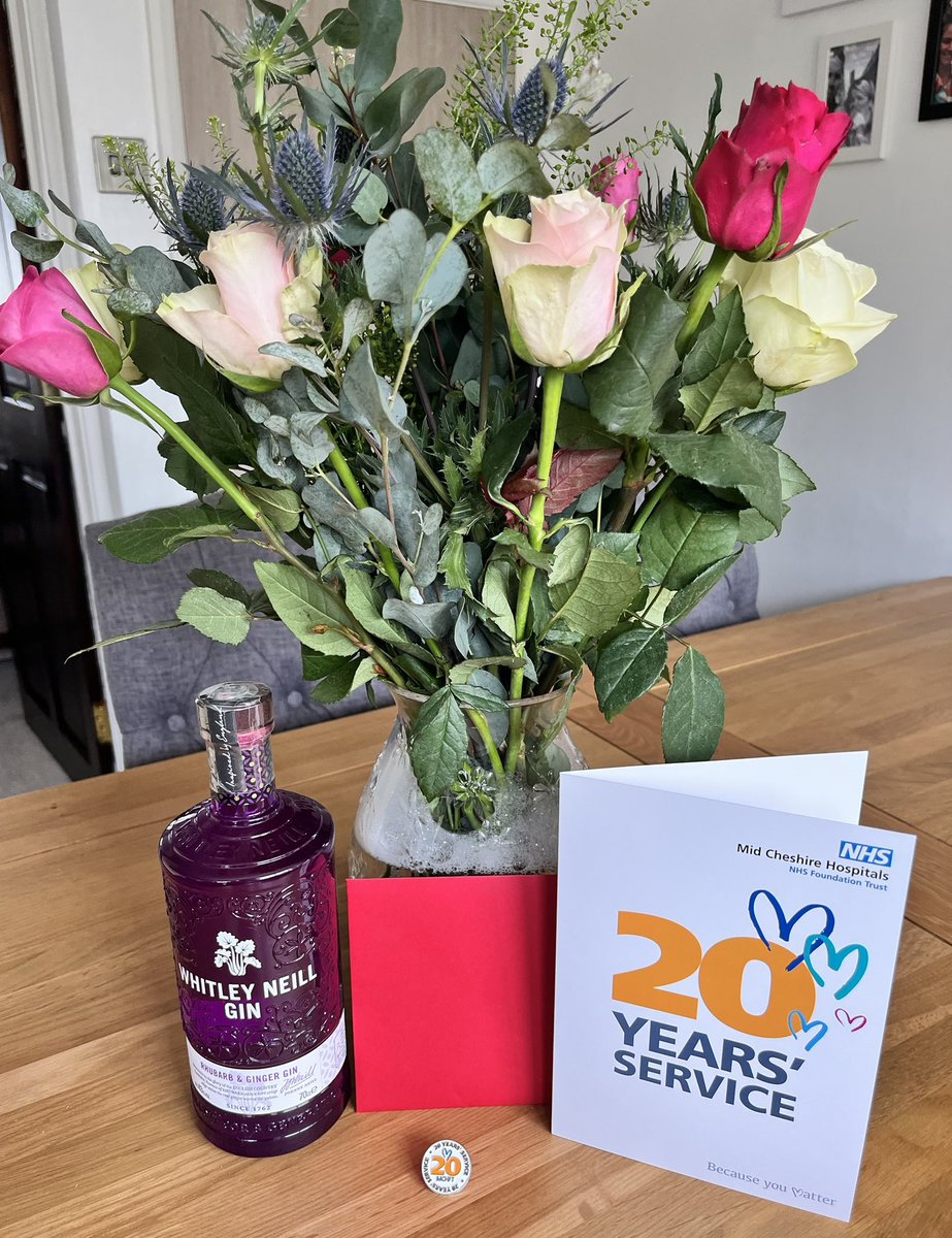 Alexandra92DN's tweet photo. Congratulations to our @nuttynurse77 Emma for over 20 years service in the NHS and to our DN team. You are wonderful and your contribution to our team is appreciated 🩷 https://t.co/AQOj1U7x99