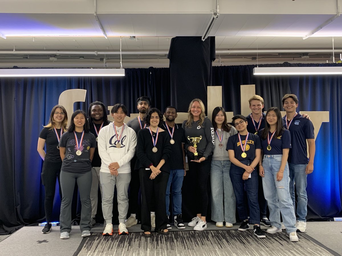 fastly's tweet photo. πΈ Join us in reminiscing about the fun-filled Internship week we just finished! From cheering on our favorite baseball team βΎ to participating in our very own Olympics π
, it was a week packed with excitement and memorable presentations. #TeamBonding #InternshipFun https://t.co/c9osjc4JtK