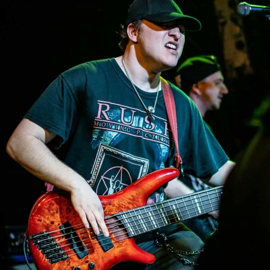 burn_crown's tweet photo. It is with a heavy heart that we announce our floor shaking bass player Jack is leaving 😔

He wants to express himself outside of metal due to his blues influences and we wish him all the best!

Thanks for all the memories Jack we've had some awesome moments together https://t.co/Zwgfy7QyWf