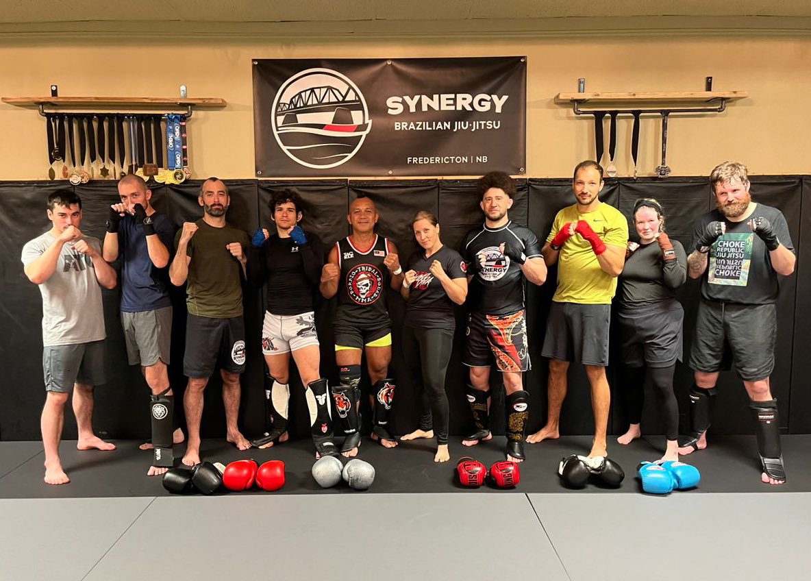 AJpyroMMA's tweet photo. It was a great honour to be a guest coach and sharing Muay Thai techniques with the students at Synergy BJJ Fredericton, New Brunswick Canada 🇨🇦
#muaythai #summer #bjj #canada #pyrofit https://t.co/7idqOUJE0k