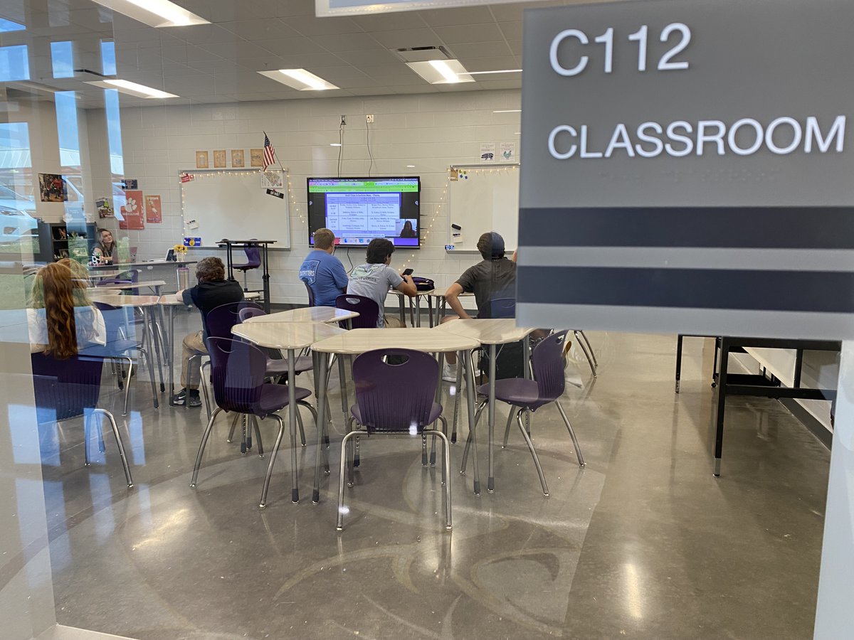 LexCounty_SD3's tweet photo. Today was the start of a beautiful new school year in #lex3! It was a joy to officially welcome students and staff back into our buildings. Let's do this! #pantherstrong #lexington3istheplacetobe https://t.co/8vsE9PpU71