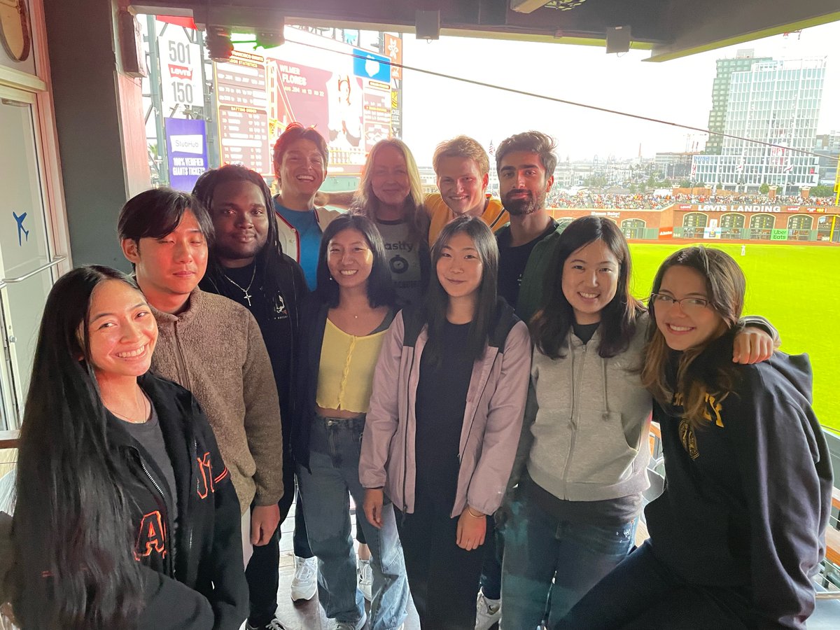 fastly's tweet photo. πΈ Join us in reminiscing about the fun-filled Internship week we just finished! From cheering on our favorite baseball team βΎ to participating in our very own Olympics π
, it was a week packed with excitement and memorable presentations. #TeamBonding #InternshipFun https://t.co/c9osjc4JtK