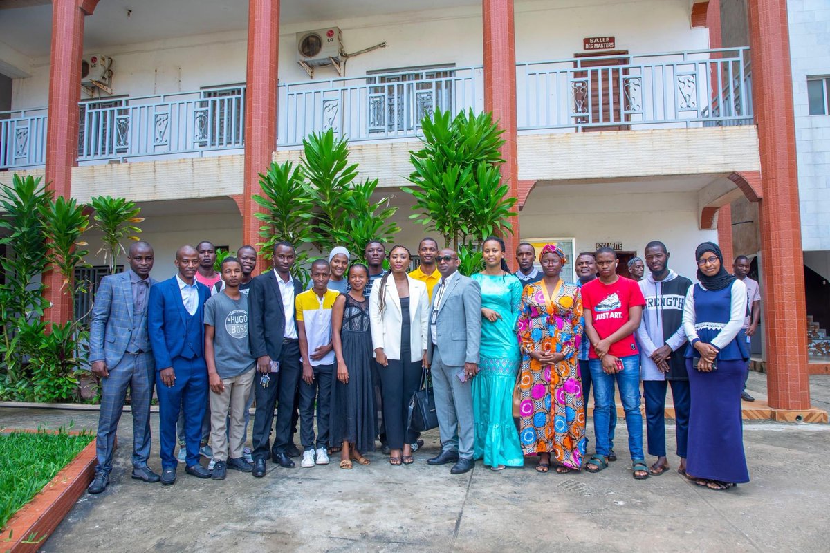 ansuten's tweet photo. Dans la même dynamique, ce Lundi 31 Juillet , ns avons lancé la formation de la deuxième cohorte composée de 12 jeunes lauréats en Développement Web au centre d’Innovation Technologique et de Certification de l’Université Nongo Conakry (UNC). 🎓

#ANSUTEN #DéveloppementWeb #RCUN https://t.co/o3AQRjU9oj