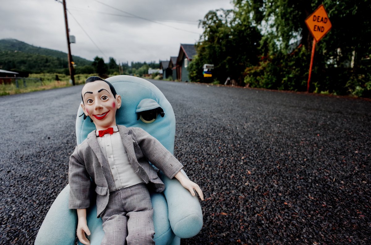 MiguelATF's tweet photo. @artofmmignola A great photo-especially the hat on the horse's head! It reminds me of his similarities with another eccentric screen genius, Buster Keaton. And you're right: Paul was indeed a true original (The attached photo is of my own Pee-wee + Chairy on the street outside my old farmhouse) https://t.co/ed8Ku351tn