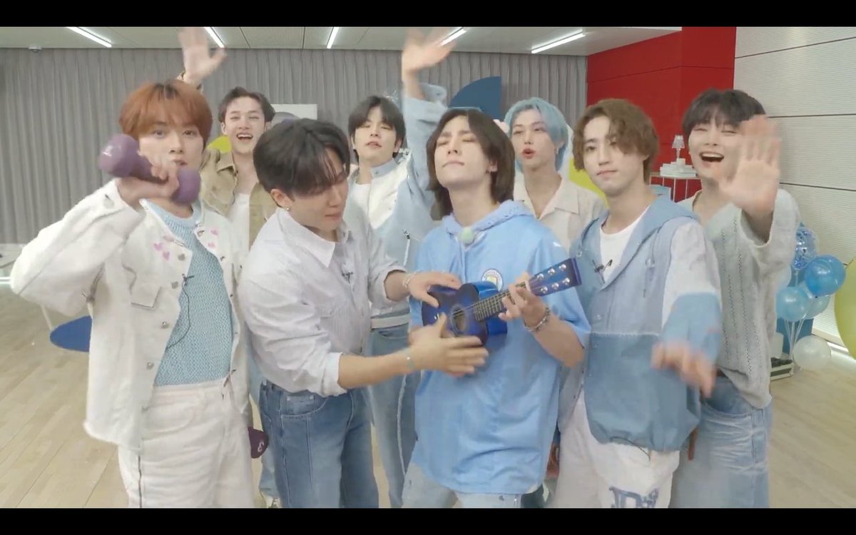 Lyn_Desjardins's tweet photo. It's 23:36 in my place now!
It's still in STAY's birthday. So, happy birthday STAY all around the world, again!
Love ya!(◍•ᴗ•◍)❤
#StrayKids #스트레이키즈
#STAY #스테이
#2023STAYweeK #스테이위크
#스테이크
#FiveStarsForSTAYS
#STAY5thBirthdayParty
#YouMakeStrayKidsStay https://t.co/E8OxuooQ3g
