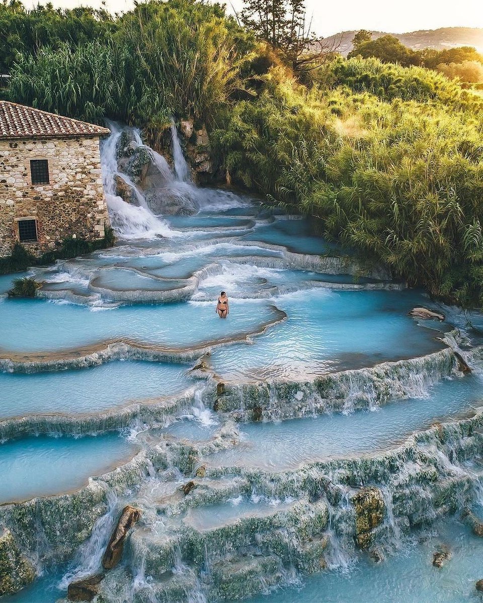 Hot spring of Saturnia in Tuscany, Italy 🇮🇹

 #italy #italy🇮🇹 #italytravel #italytrip #italylovers #italy_vacations #italyiloveyou #italy❤️ #italystyle #italystyle🇮🇹 #italyphoto #italyphotolovers #italyphotography
