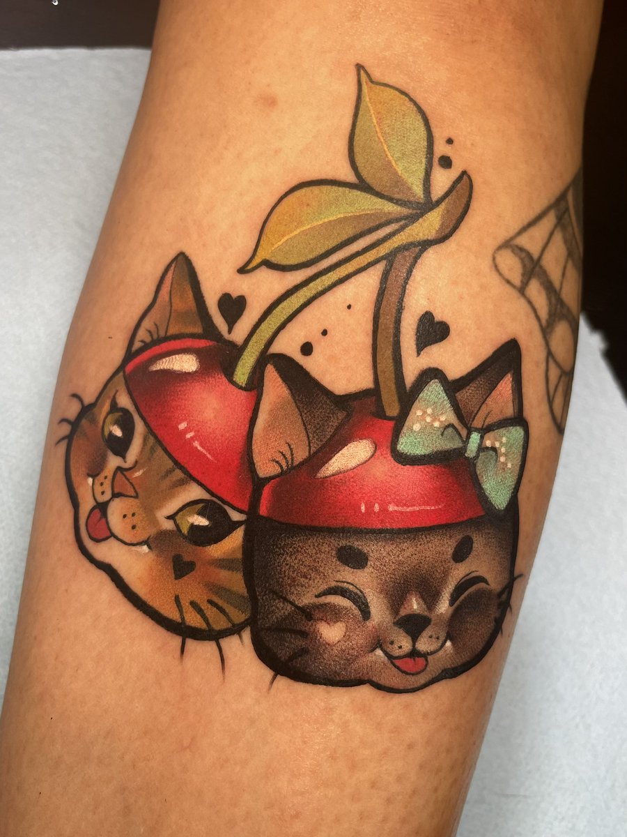 siamesescalante's tweet photo. Hola! Soy #tatuadora en CDMX y estos son algunos tatuajes de gatitos que he hecho recientemente. 

#tattoo #catlover #tattoos #tatuajes #TATuesday #tatu #tatuadorasmexicanas https://t.co/UZpK7xYhM6