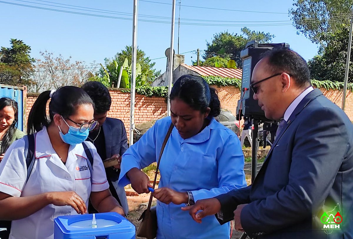 Pour vaincre la propagation de la #poliomyélite à #Madagascar, l’engagement de tous est indispensable. Je salue l’équipe du Ministère de l’#Energie et des #Hydrocarbures (#MEH) pour son implication.