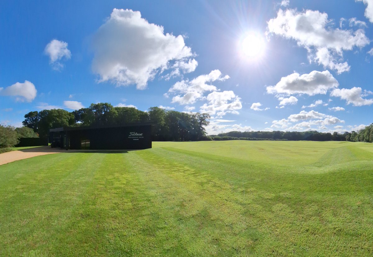 SRaceGolf's tweet photo. Fantastic 2 days at @TitleistEurope HQ and @Titleist Performance Cente @WoburnGC. Learning about the new T-Series Irons, Ball/Wedge fitting & all things Titleist. Thanks to the staff at Titleist HQ for their support & hospitality #alwayslearning #No1ballingolf @carl_titleist https://t.co/qSRfUNfu5f