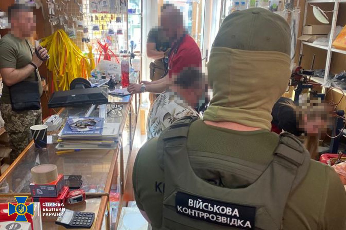 ⚡️SBU uncovers extortion scheme at Odesa military barracks.

The Security Service of Ukraine (SBU) reported on Aug. 1 that it had caught a corrupt official, who demanded bribes from contractors for the repair of military barracks in Odesa Oblast.

📷SBU