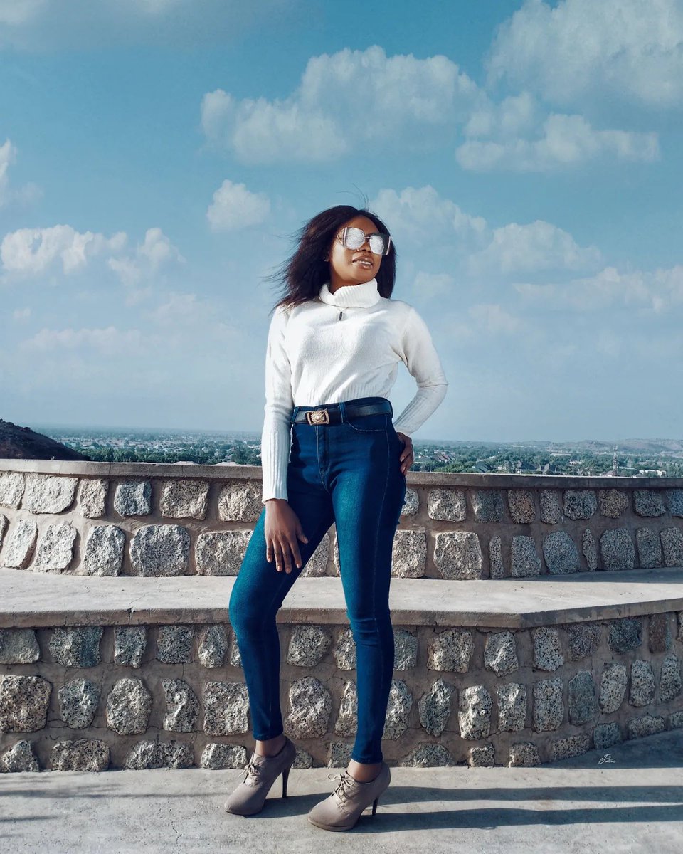 mobile_com01's tweet photo. Too glam to give a dam!.π
Shot on @Xiaomi
Photographs by @Emmanuel__Etum
#pictureoftheday #pexels #photography #mobilephotography #nigeriaphotographershub #africamodel #creativecritics https://t.co/uqHylD3AT1
