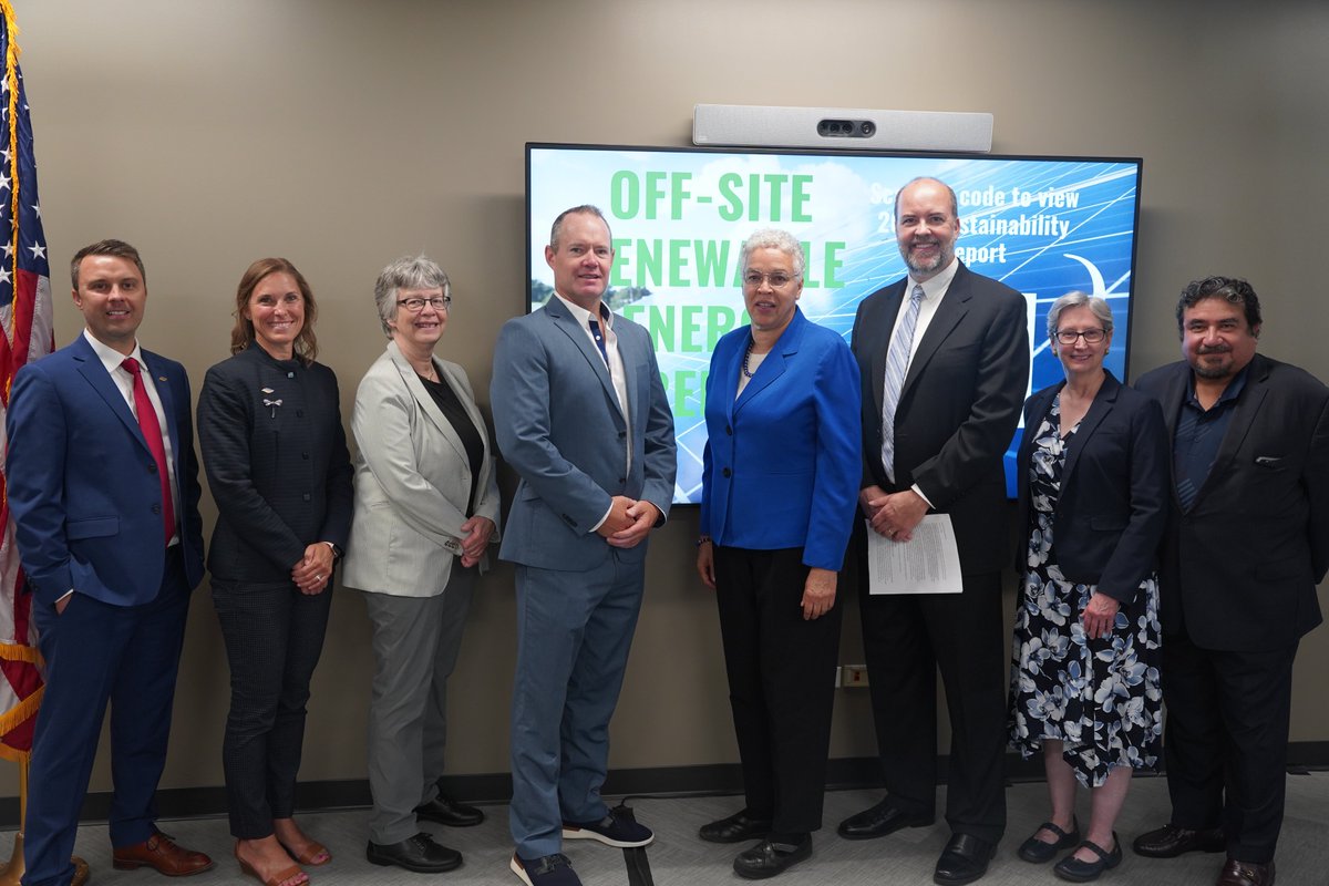 ToniPreckwinkle's tweet photo. Today, we announced our first power purchase agreement which will make 24% of all Cook County buildings solar powered by 2025 - and it's just the first step of going 100% renewable by 2030. Proud of this major step forward! #RenewableEnergy #CleanCook https://t.co/GboGUAbwwZ