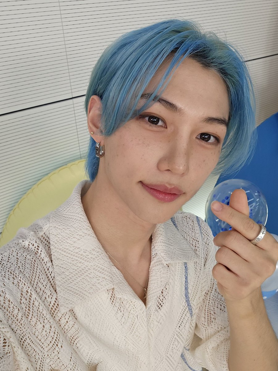 _PancakePlant_'s tweet photo. Felix on bubble 🫶

#Stay5thAnniversary #StrayKids #partysnotover #Felix #bubble #YouMakeStrayKidsStay https://t.co/REozQNPVxH