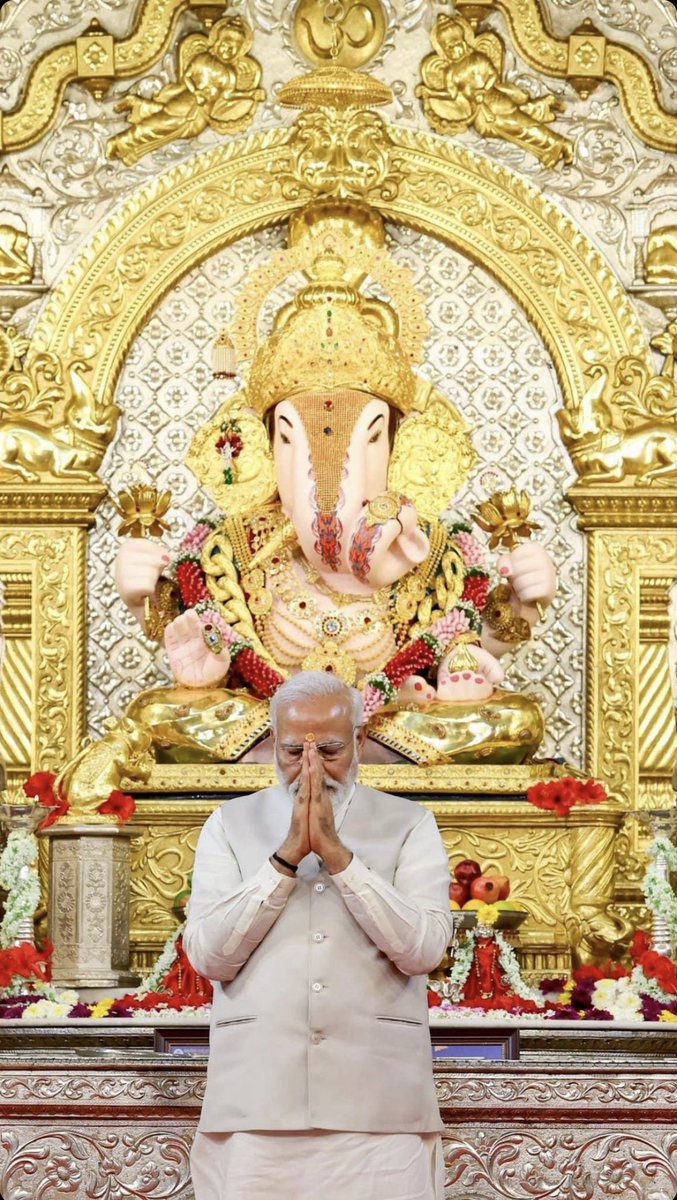 iYogeshTilekar's tweet photo. ॥ जय गणेश ॥ 
@narendramodi 

#ModijiinPune #ShrimantDagdushethGanpati https://t.co/jaqOI2xVFL