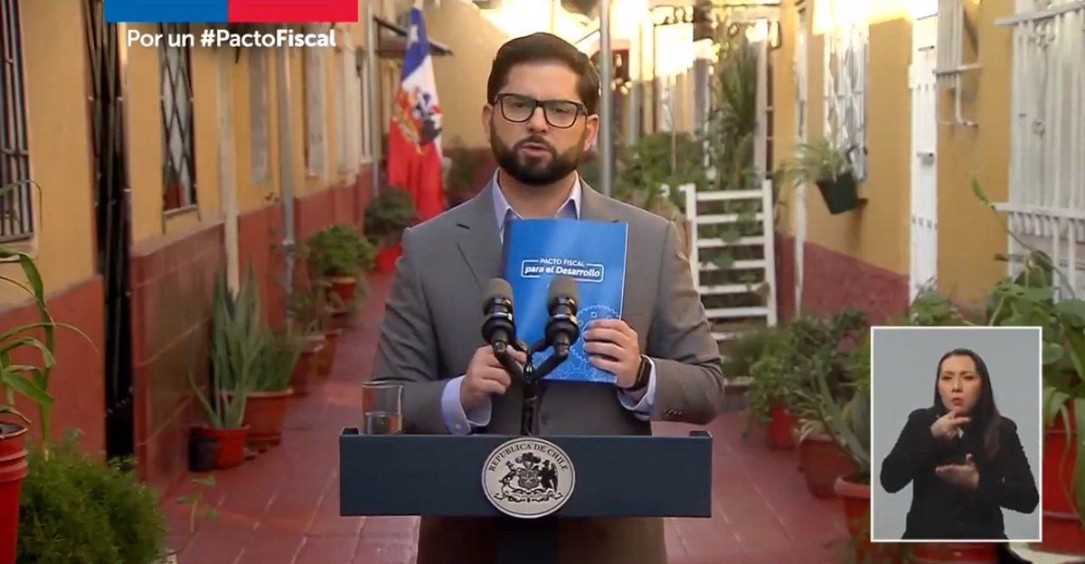Ch_Transparente's tweet photo. #CadenaNacional Frente al anuncio del #PactoFiscal que implica + fiscalización y cumplimiento tributario, destacamos la necesidad de crear un #RegistroDeBeneficiariosFinales para combatir la evasión y elusión tributaria. Conoce nuestra propuesta aquí👉https://t.co/n21yVyaMNy https://t.co/QOZL90kesM