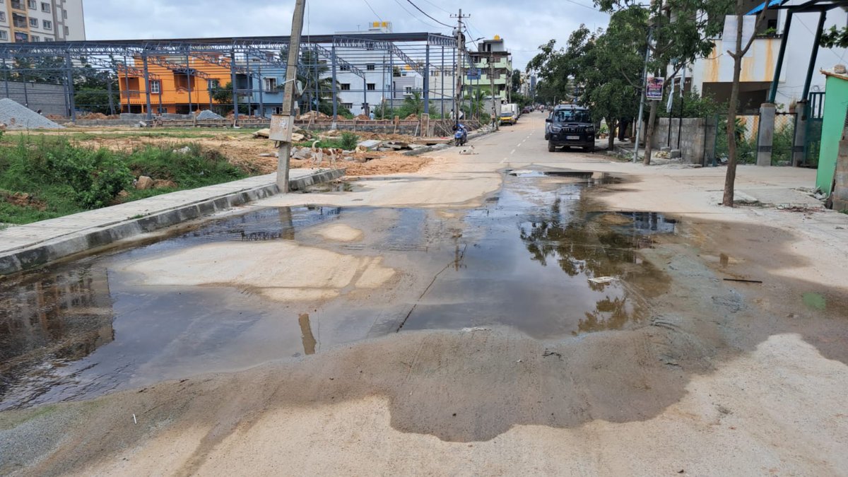 peterarockiaraj's tweet photo. People have connected sewage water to the chambers without bbmp permission,noway for sewage water to flow out&amp;coming out in a new road. pl help to stop water leak issue in the road.will be great help https://t.co/J7uk8QY2cO @chairmanbwssb  @BBMPCares @BBMPSplHealth @DKShivakumar https://t.co/K0lhDKJivO
