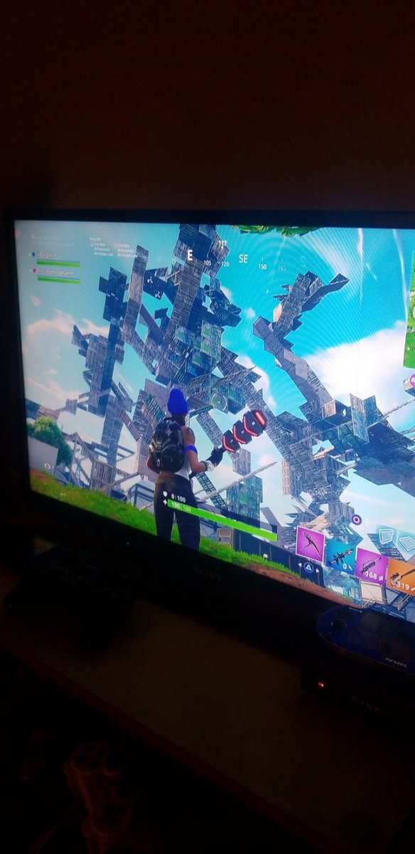 JustRhashod's tweet photo. good old times with the person who taught me to play fort https://t.co/yAAYIvSJ3V