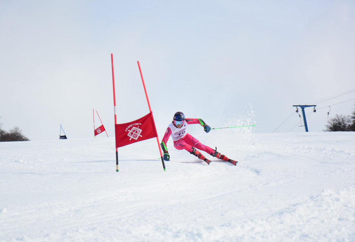 #EsquíAlpino ¡Se llevó a cabo la primera fecha FIS de la temporada en El Bolsón!

El Cerro Perito Moreno recibió el primer evento internacional de la temporada que contó con la participación de más de 90 corredores de 21 países, 30 argentinos, en la prueba de slalom gigante.