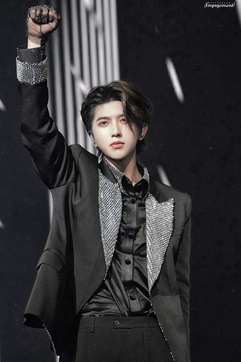 Happy birthday Kun!

Happy Birthday to KUN
KUN &amp; iKUN Forever 
#CaiXukun
#CaiXukun0802
<a href="/CXK_official/">KUN</a>