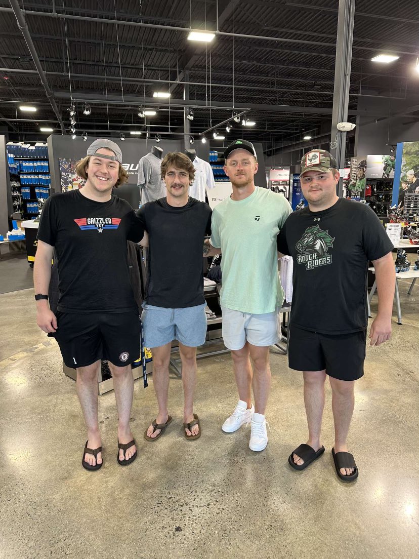 DMVHockey's tweet photo. Some of our players ran into a dude https://t.co/p20zz0DD6P