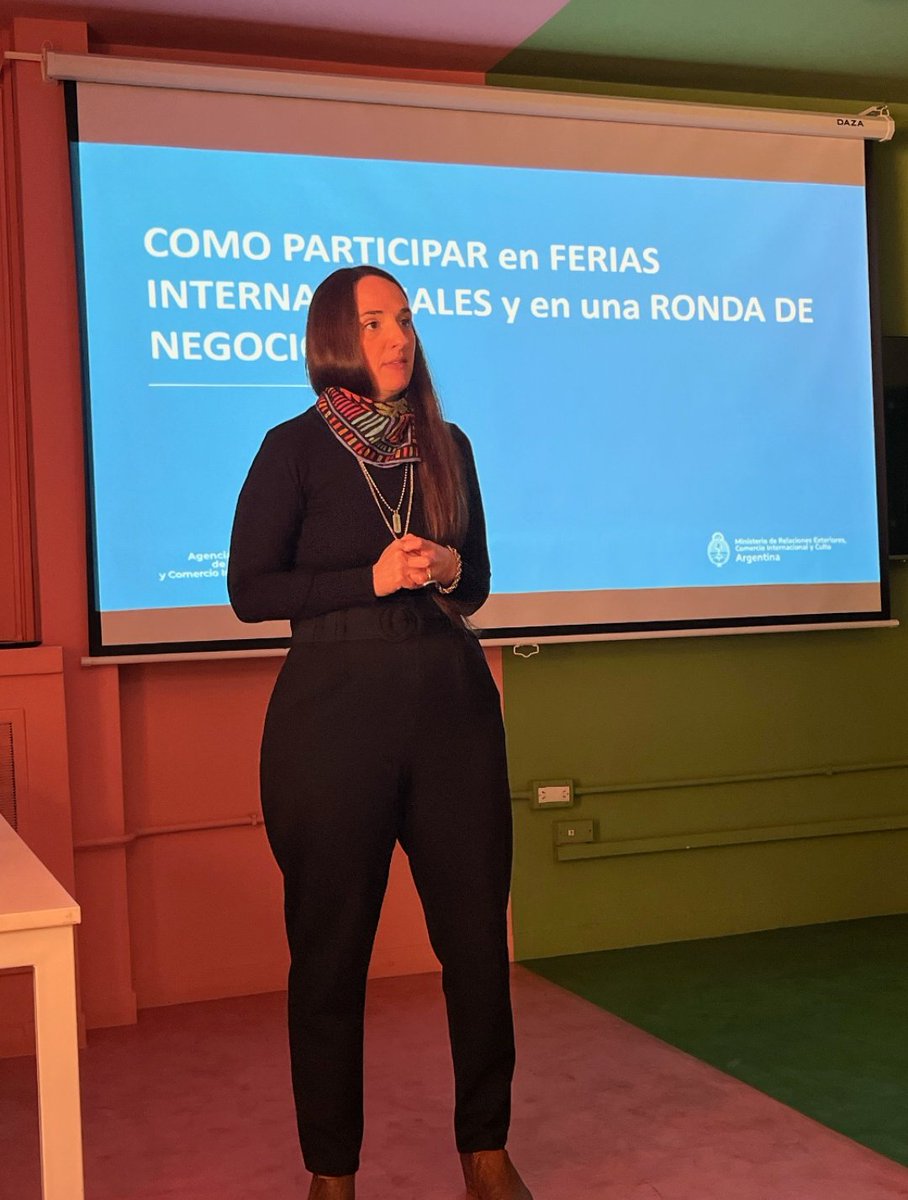 zfbbcr's tweet photo. Junto a Sabrina González Argento, consultora de la Agencia Argentina de Inversiones y a Martín Poggi, director provincial de Promoción de Inversiones y Comercio Exterior, desarrollamos la capacitación "Cómo Participar de Ferias Internacionales" para emprendedores de la región. https://t.co/UJnvYq0lrC