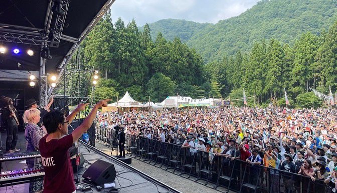 ChikarStudio's tweet photo. FUJI ROCK FESTIVAL'23
OKI DUB AINU BAND
@ Feild of Heaven🎵

お陰様で大盛況でした👏👏👏
ご来場の皆様、関係者の皆様、ありがとうございました🙏
また、遠方からご声援いただいた皆様にも感謝🙏

Thank you a lot‼️

#okidub #fujirock2023 https://t.co/W0n2uvXbKp