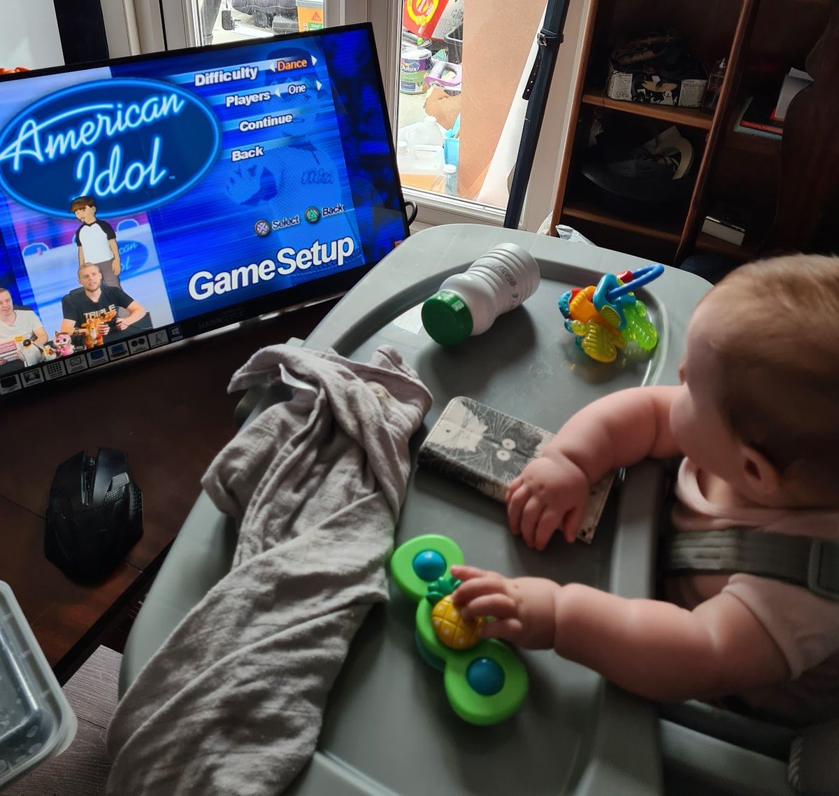 JoshuaKeeble's tweet photo. @TeamTripleJump @Confused_Dude @ThatPeterAustin Starting her young.

#jumpers #iluvuBEGIMOPZ #rRIPseason2singers https://t.co/OKrlkEetAV