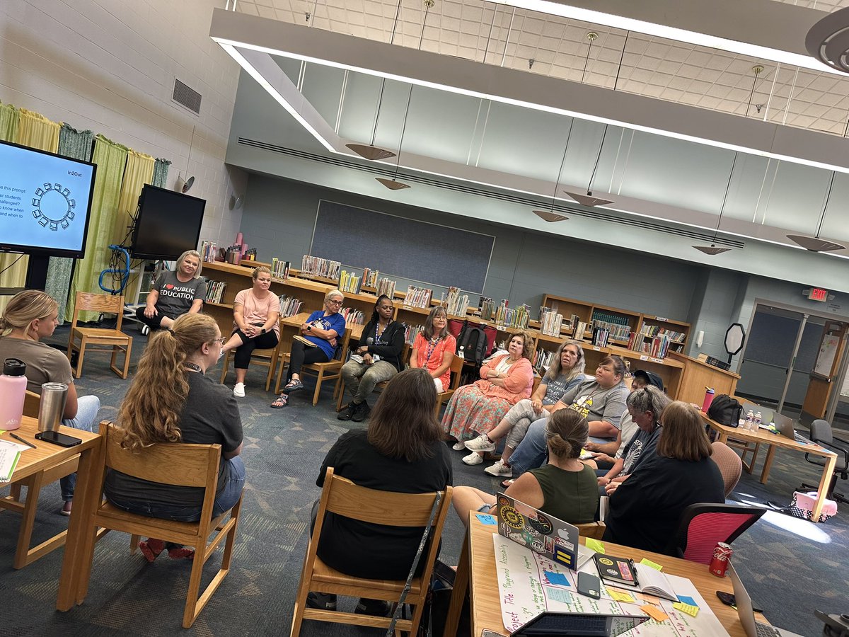 KCPS_Pitcher's tweet photo. “How do we know when our students are appropriately challenged? What should we look for to know when to offer additional support and when to step back?” #PBLtraining @iDoSchool https://t.co/SLGFCvnB3U