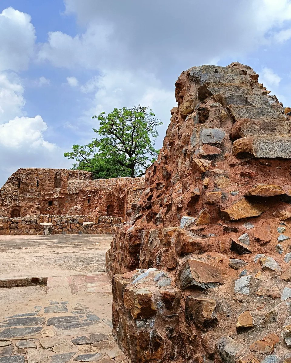 dilsedillitak's tweet photo. Firoz Shah Kotla fort https://t.co/bNtuNlwxyW