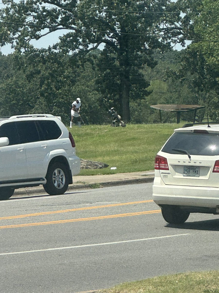 TreySchaap's tweet photo. Who says War Memorial Golf Course is closed @FrankScottJr, @ASGAgolf #PlayGolf https://t.co/B6qUwAgjVz