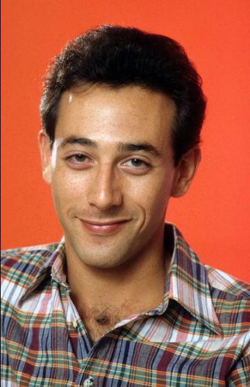 1023WBAB's tweet photo. I was looking through pics of #PaulReubens (@peeweeherman) & I came across this one below (the 1st pic in the series here: https://t.co/NgfvpvojCJ) that I had never seen before! Kinda gives #Horshack / #WelcomeBackKotter vibes. Right? ~ @niqueWBAB https://t.co/WytWlW3sjb