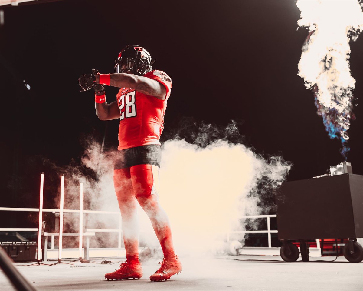 thetahjbrooks's tweet photo. “Signed a contract with myself … It’s non-negotiable” ⌚️

#BrooksTime https://t.co/vxoccqneNP