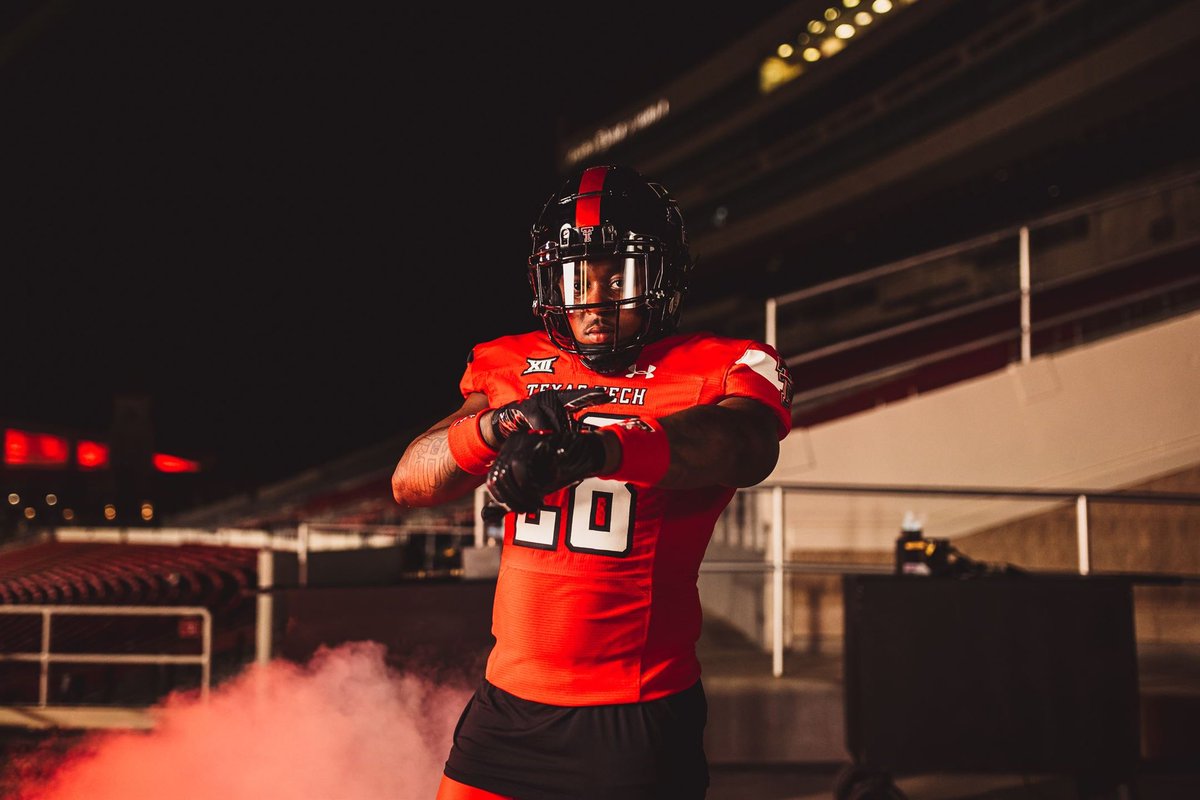 thetahjbrooks's tweet photo. “Signed a contract with myself … It’s non-negotiable” ⌚️

#BrooksTime https://t.co/vxoccqneNP