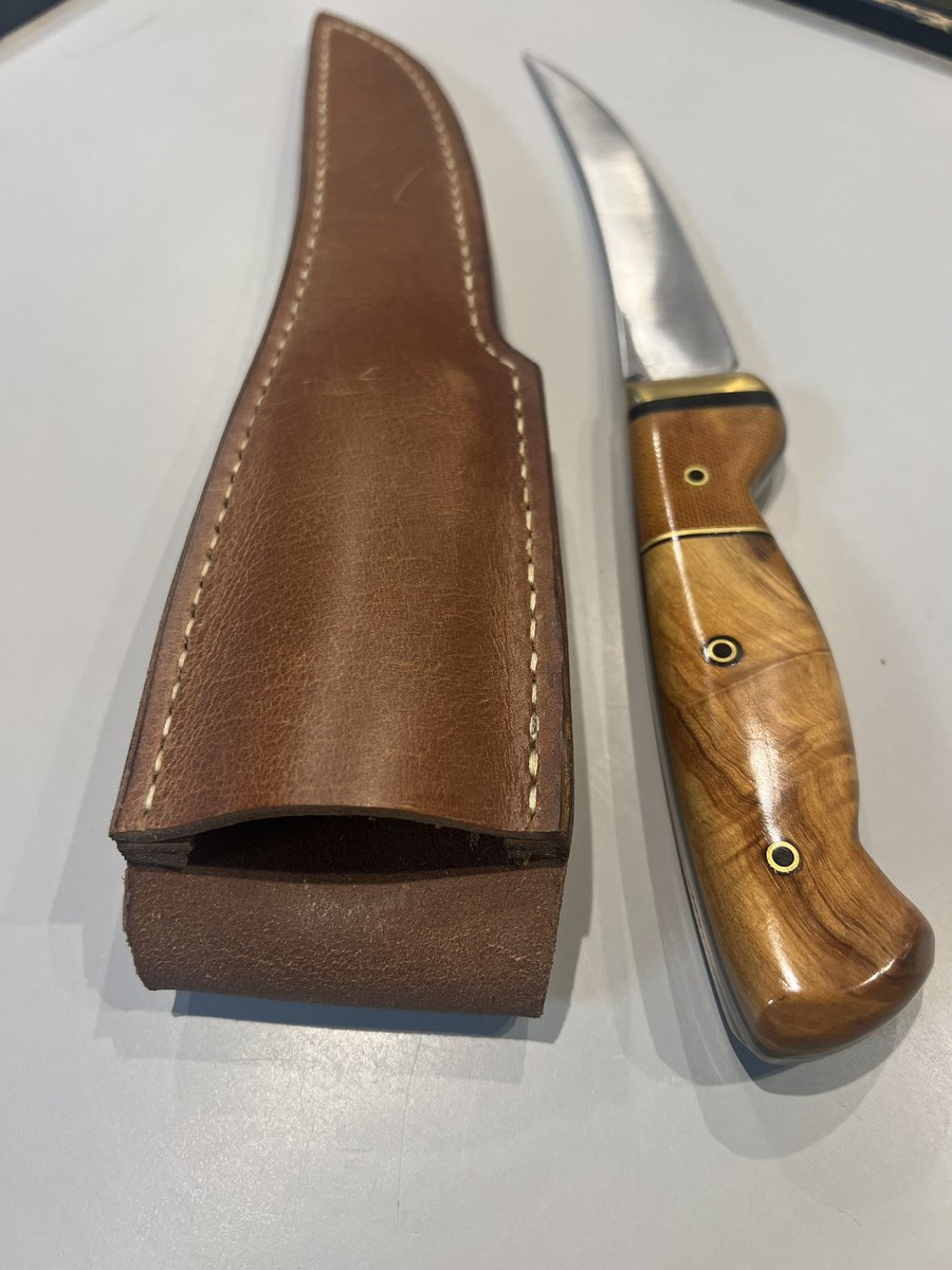 TomKitchin's tweet photo. New knife from the super talented @CullersKitchen love it mate 👏 https://t.co/CrLo5YeASh