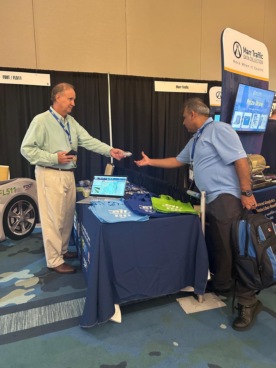 fl511_state's tweet photo. The #FL511 Marketing Team is at Florida’s I3 Transportation Showcase in Orlando, greeting attendees and sharing the news on how to #ConnectKnowGo with FL511. #i3Transpo https://t.co/zzcT4IqjOu