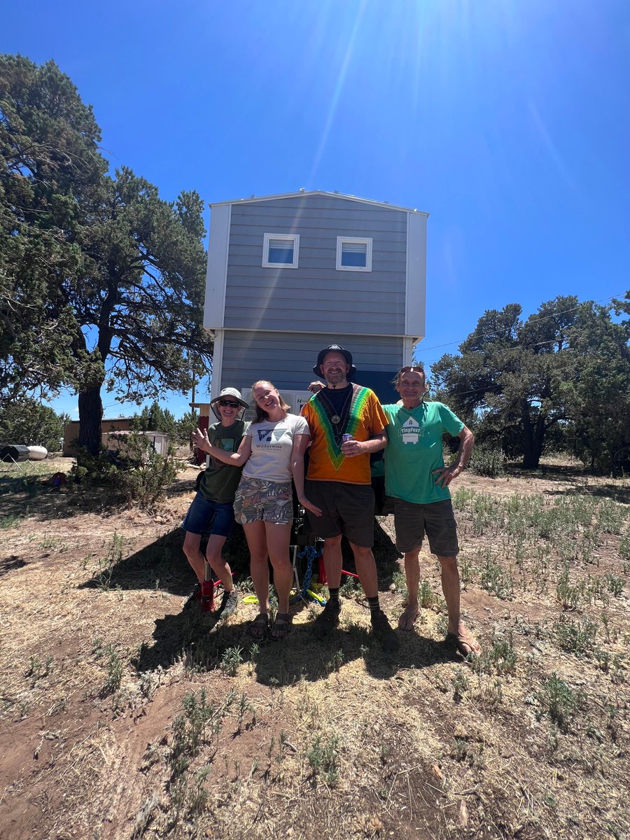 WilderwiseHomes's tweet image. Fun, celebratory photos of our setup crew and customer on delivery day in Flagstaff! 👍😜🥳 #tinyhouse #tinyhome #arizona #deliveryday
