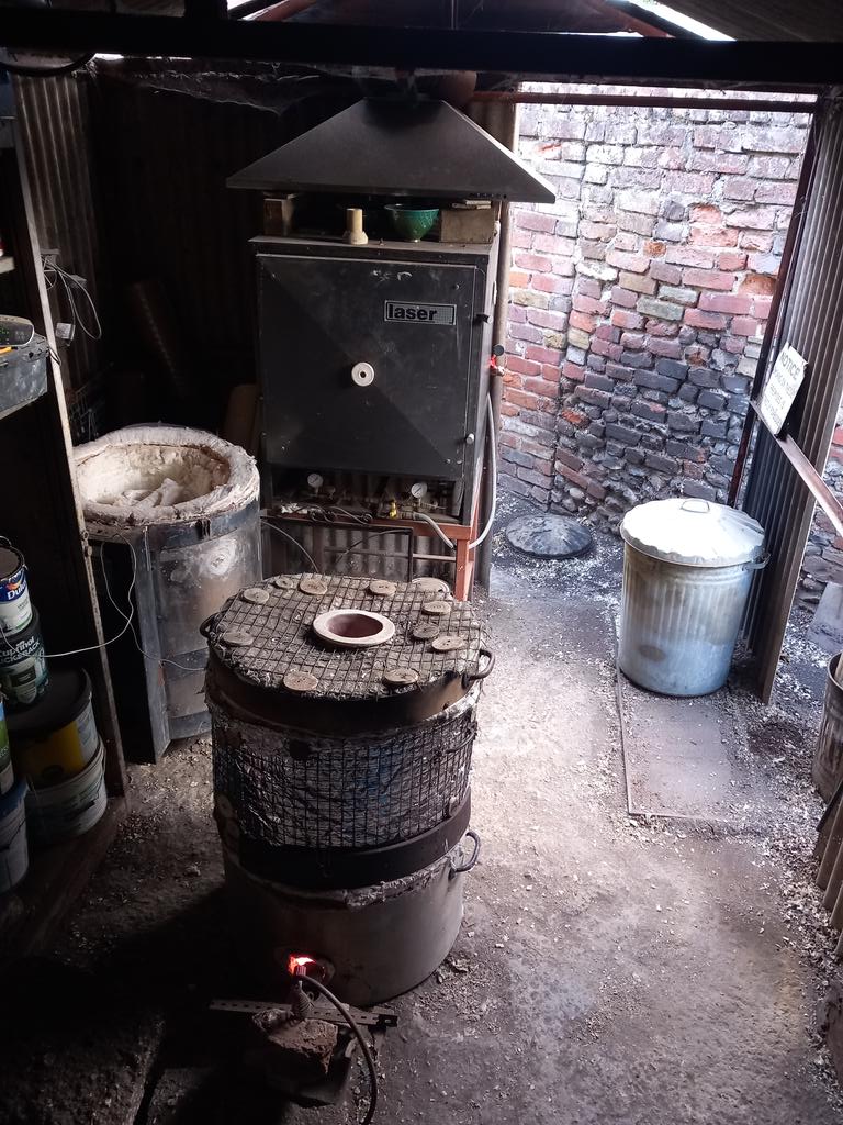 RakuShaunHall's tweet photo. Raku kiln on for final time here at # Halstead. I've enjoyed firing this batch, made contact with a few new customers, friends and a gallery #Shipoffoolsgallery ,#Orkneys- all from my humble workshop here. Moving at end of month, more space, less annoyed neighbours (smoke!) https://t.co/4v1R0BFZ80