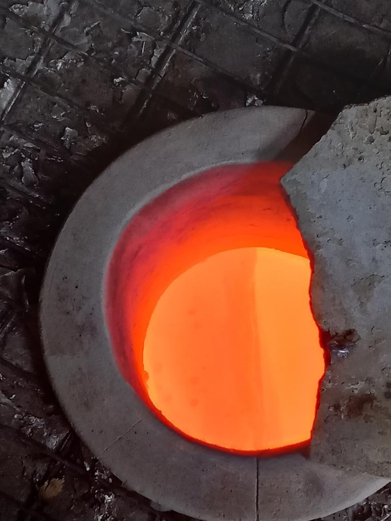 RakuShaunHall's tweet photo. Raku kiln on for final time here at # Halstead. I've enjoyed firing this batch, made contact with a few new customers, friends and a gallery #Shipoffoolsgallery ,#Orkneys- all from my humble workshop here. Moving at end of month, more space, less annoyed neighbours (smoke!) https://t.co/4v1R0BFZ80