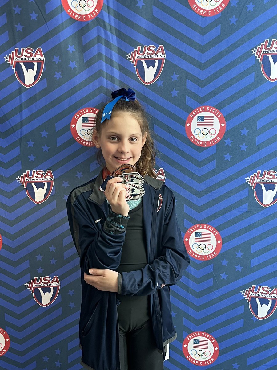 BBSVC's tweet photo. Little Sister Jocelyn won three medals at a weightlifting championship in Colorado! She got silver overall in the competition!
Proud Big Sister Emma shared this photo with us!
#BBSVC #BiggerTogether @BBBSA https://t.co/1h8xqByPox