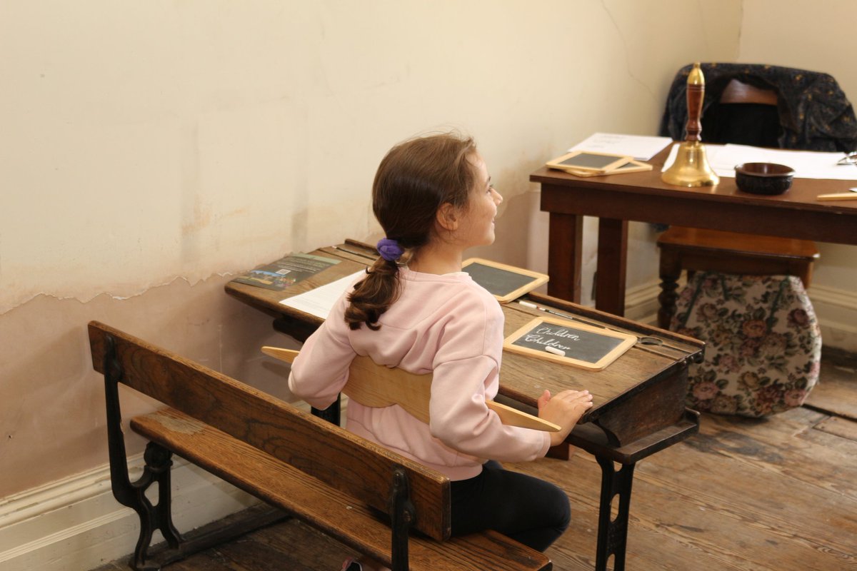 WythenshaweHall's tweet image. We absolutely loved our Very Victorian day. The children enjoyed searching for the answers to our quiz, engaging with volunteers in costume, doing handwriting in the schoolroom, and playing with old-fashioned toys. #learningthroughfun #LoveWythenshaweHall