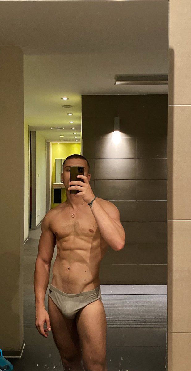 Joelionth's tweet photo. Dirty mirror and dirty thoughts https://t.co/JtWzGCwT2U