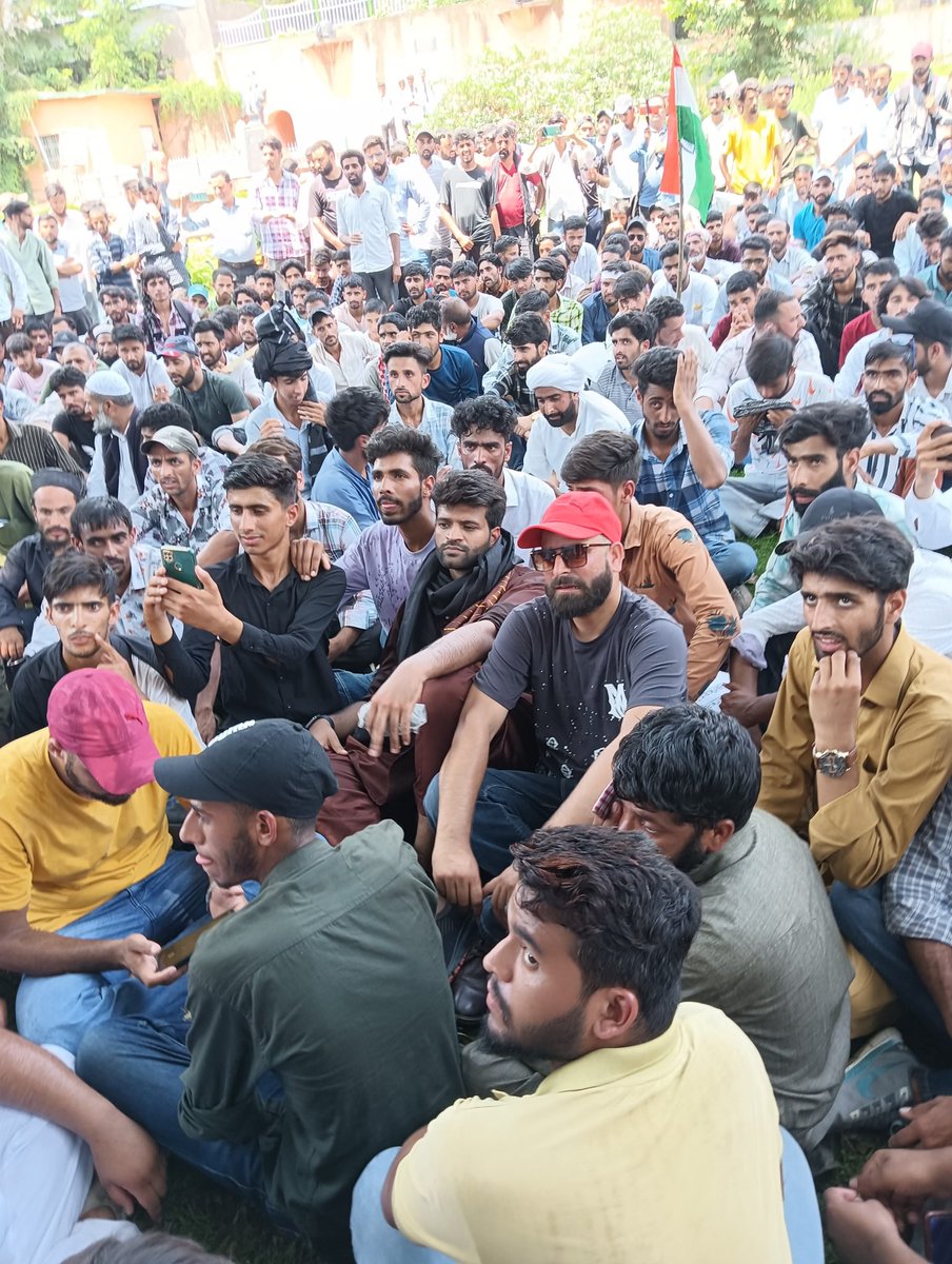 GuftarAhmedCh's tweet photo. Grateful to Poonch for coming in large number against the dilution of ST status. Message from gujjar community is very clear if BJP will give ST to upper castes we will oppose them on every front. GOI should roll back this bill. @PMOIndia @HMOIndia @ravishndtv @TribalArmy #tribal https://t.co/vOyjbS8Dz9