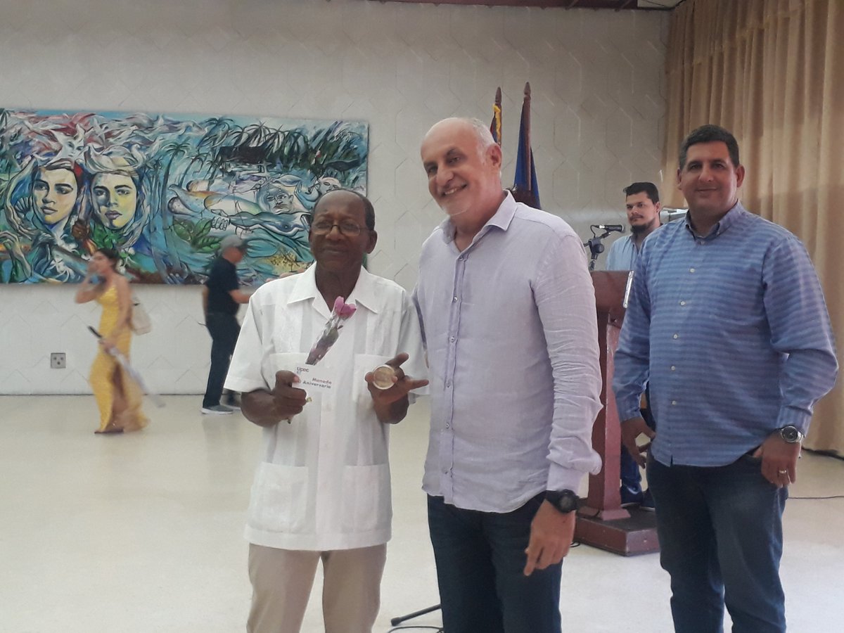 guerrillero_cu's tweet photo. "Sin ustedes no estuviéramos hoy aquí", dijo Ronquillo Bello, presidente de la Upec en el país en el acto de reconocimiento.
#60Upec https://t.co/5le19GNAtl