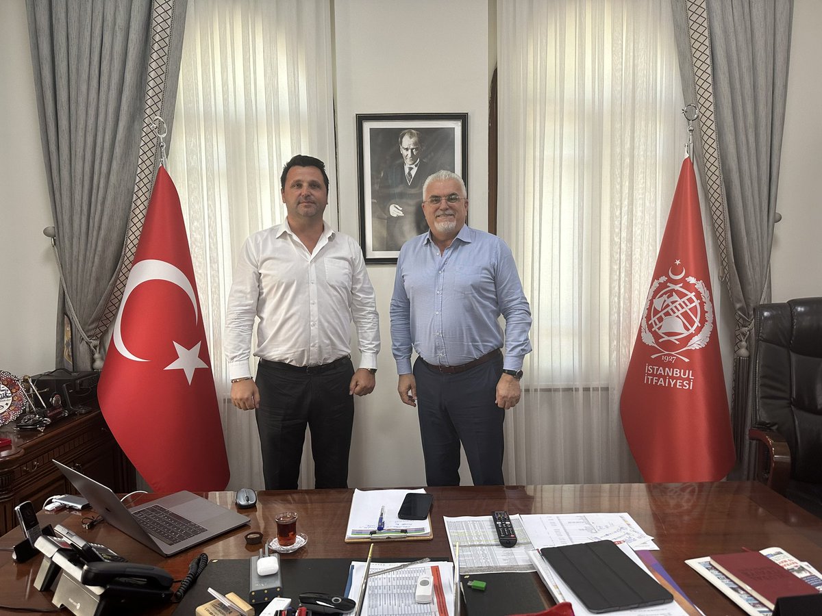 Erden2Erdoan's tweet photo. İBB İtfaiye Daire Başkanımız Remzi Albayrak’ı Makamında İstanbul Anadolu Yakası Bosna Sancak Sosyal Yardımlaşma ve Kültür Derneği Yönetim Kurulu Üyelerimizle Ziyaret Ettik . #itfaye #İBB https://t.co/GbrNTwG5vv