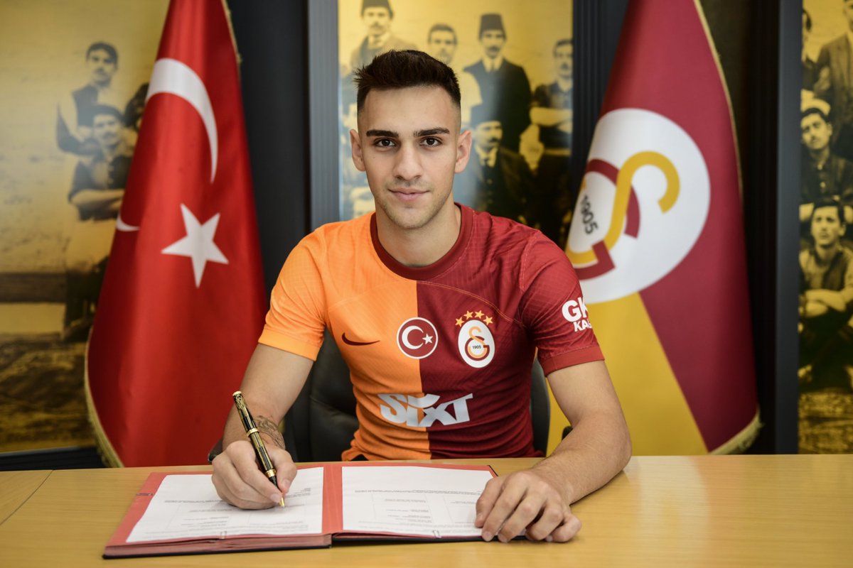 GalatasaraySK's tweet photo. Akademi futbolcumuz Eren Aydın’ın sözleşmesi 2025-2026 sezonu sonuna kadar geçerli olmak üzere tadil edilerek uzatılmıştır. https://t.co/WCVXbD2b0k