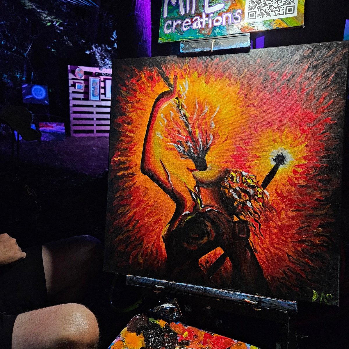 MirLoDesigns's tweet image. I don't use this app anymore but I am popping back in to share a wonderful experience🔥 Live painting @ Great Lakes Flow and Fire Fest was an absolute dream I LOVE YOU ALL❤️