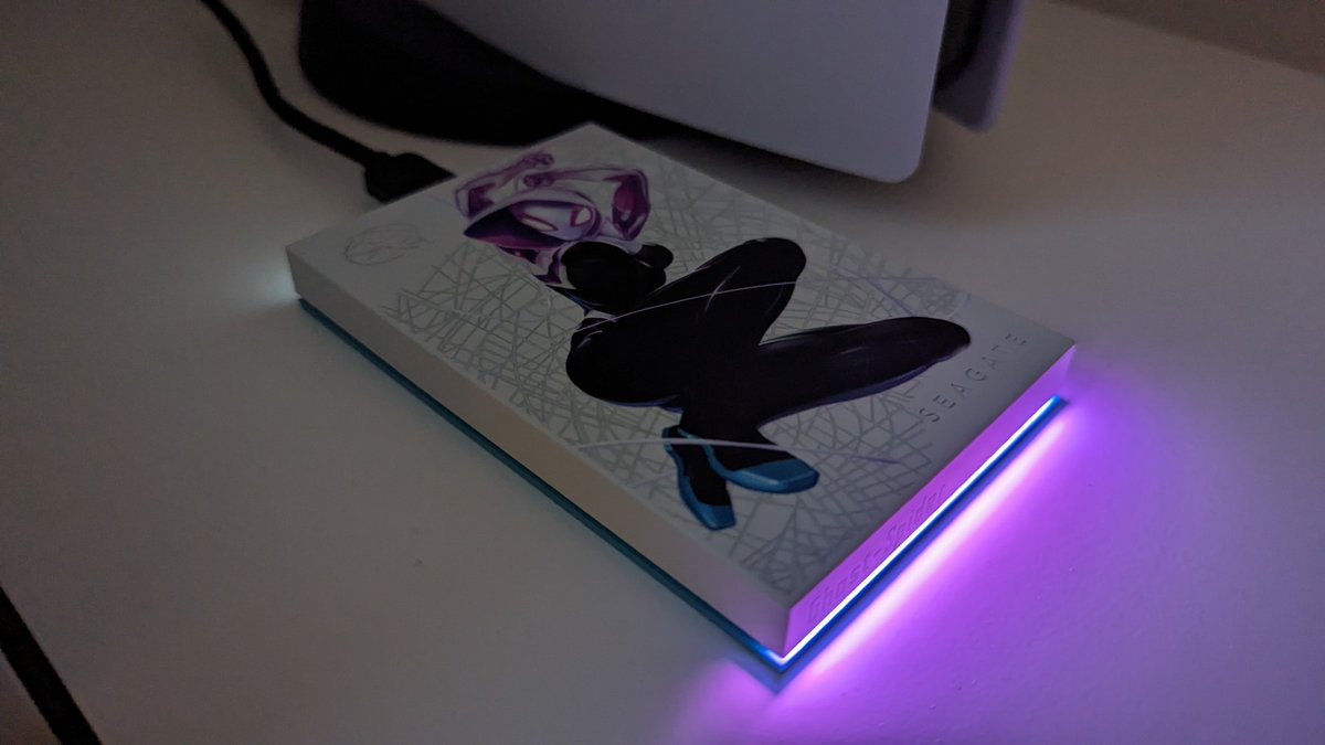 DoubleGeek's tweet image. [Sur le Blog] Test du disque dur externe Seagate Gaming Ghost Spider Special Edition FireCuda doublegeek.fr/test-du-disque… @seagategaming @Seagate @OmnicomPR_FR #disquedurexterne #disquedur #stockage #seagate #gaming